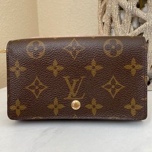 LOUIS VUITTON Monogram Wallet